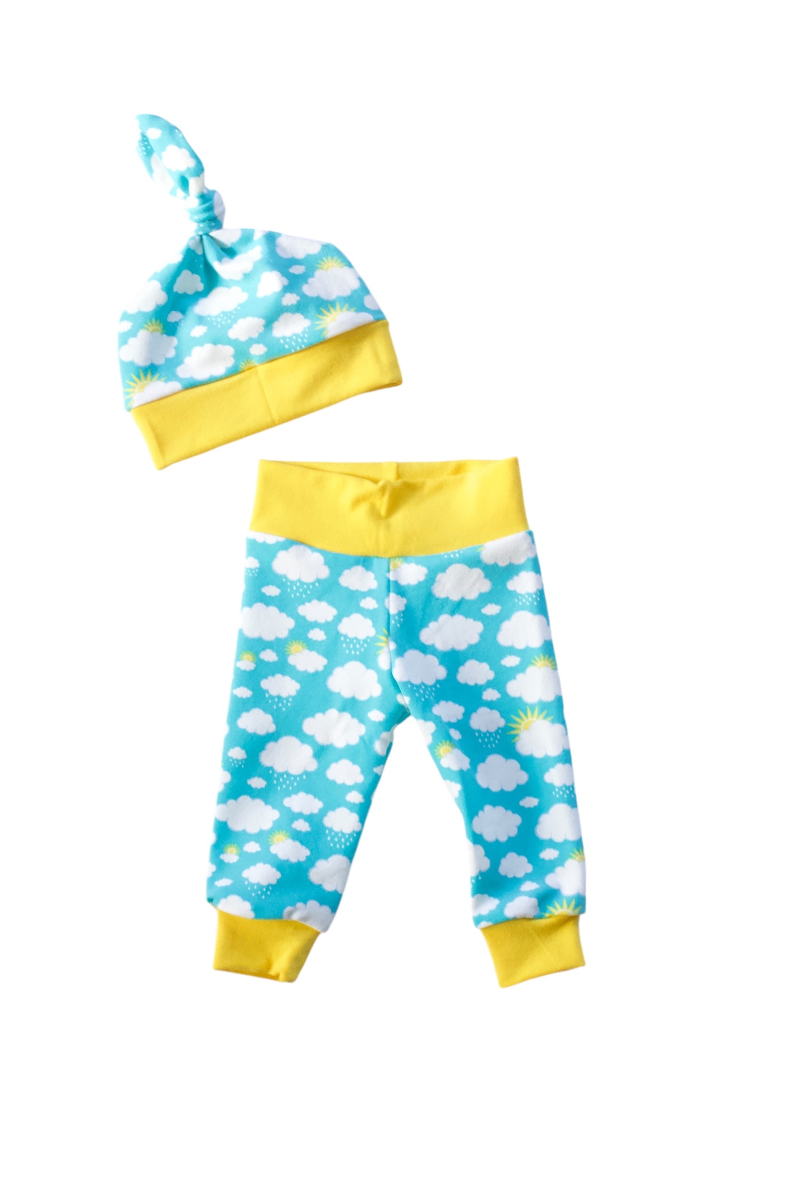 0-3m Blue Clouds Jogger & Knot Hat Set