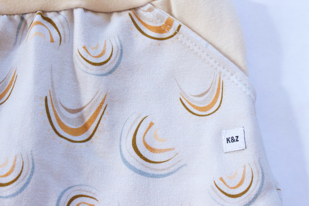 3-12m Neutral Rainbows Outfit - Grow With Me