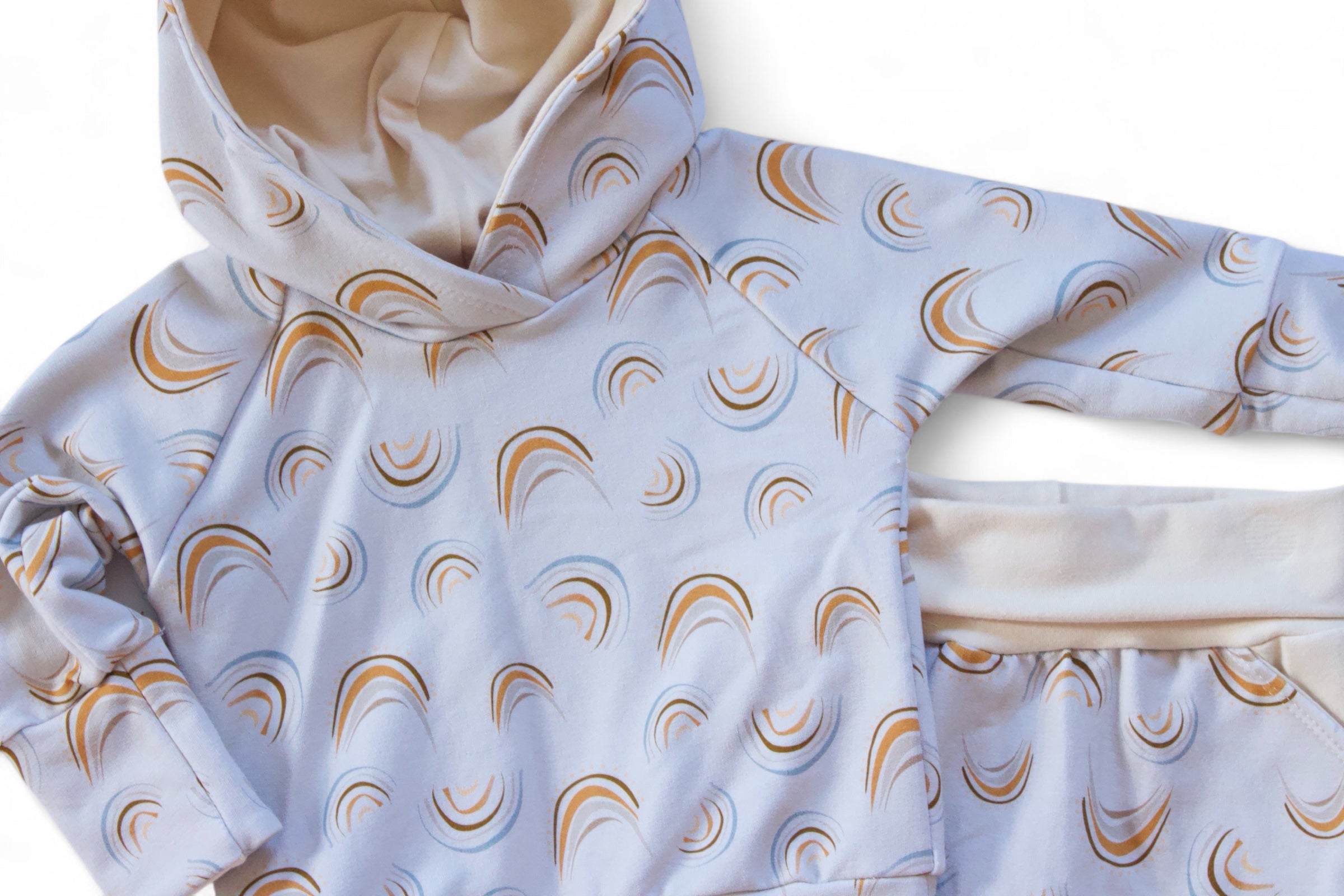 3-12m Neutral Rainbows Outfit - Grow With Me