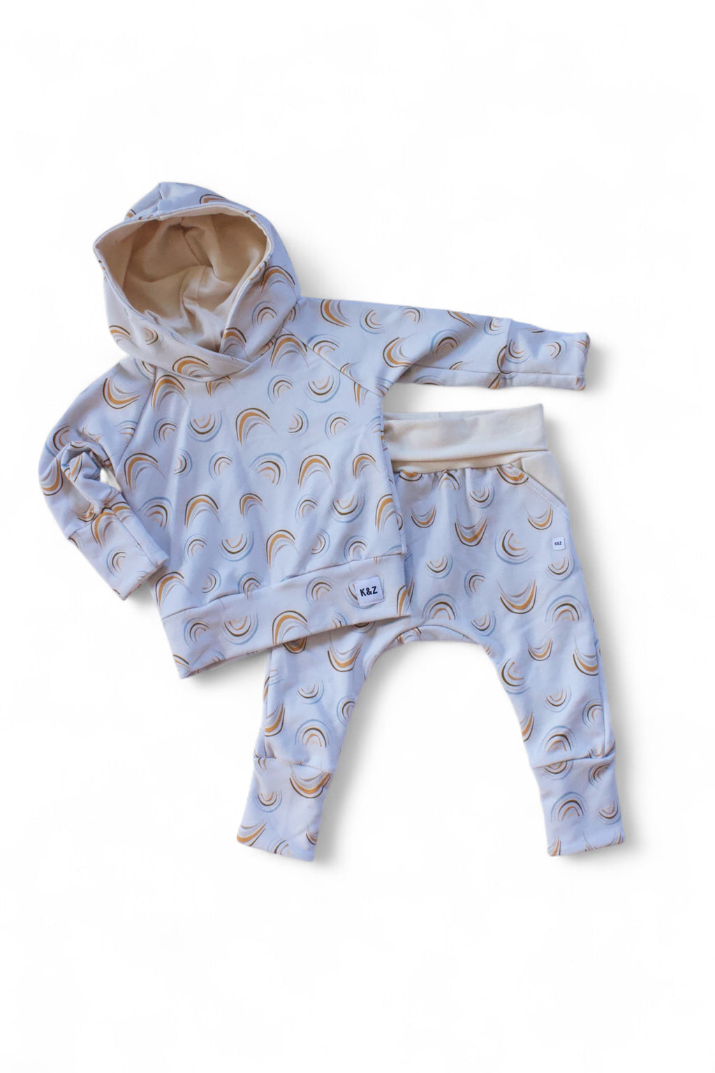 3-12m Neutral Rainbows Outfit - Grow With Me