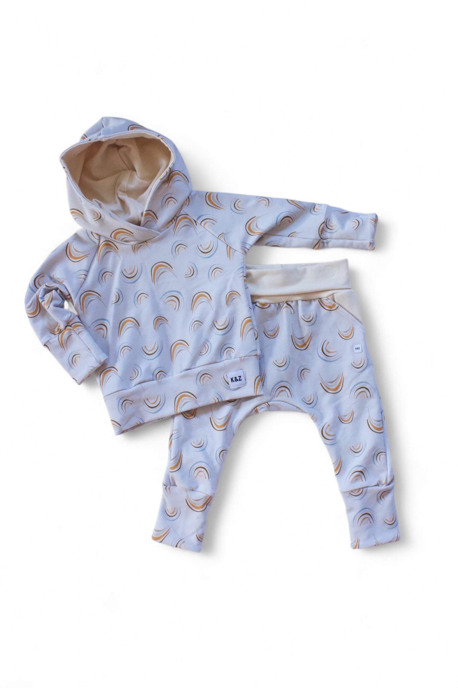 3-12m Neutral Rainbows Outfit - Grow With Me