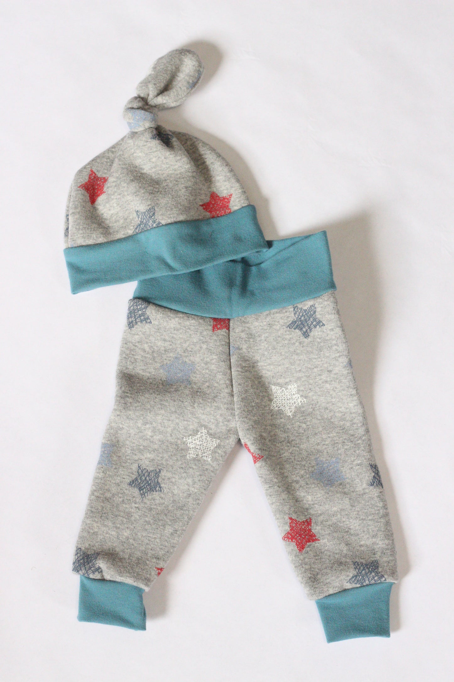 0-3m Red & Blue Star Jogger & Knot Hat Set